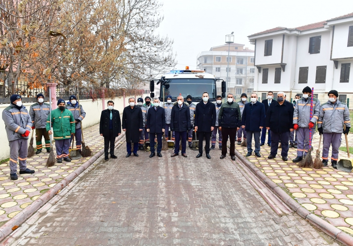 Bakan nar, Yeiltepede Gerekleen Temizlik Hizmetlerini nceledi